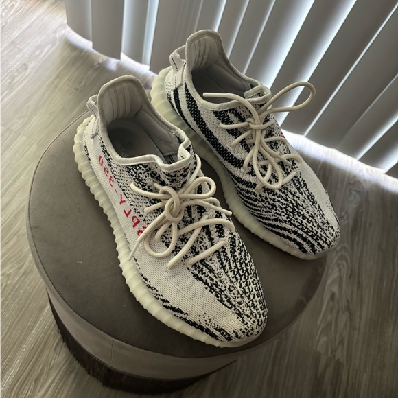 Yeezys size 10 real - Picture 2 of 3